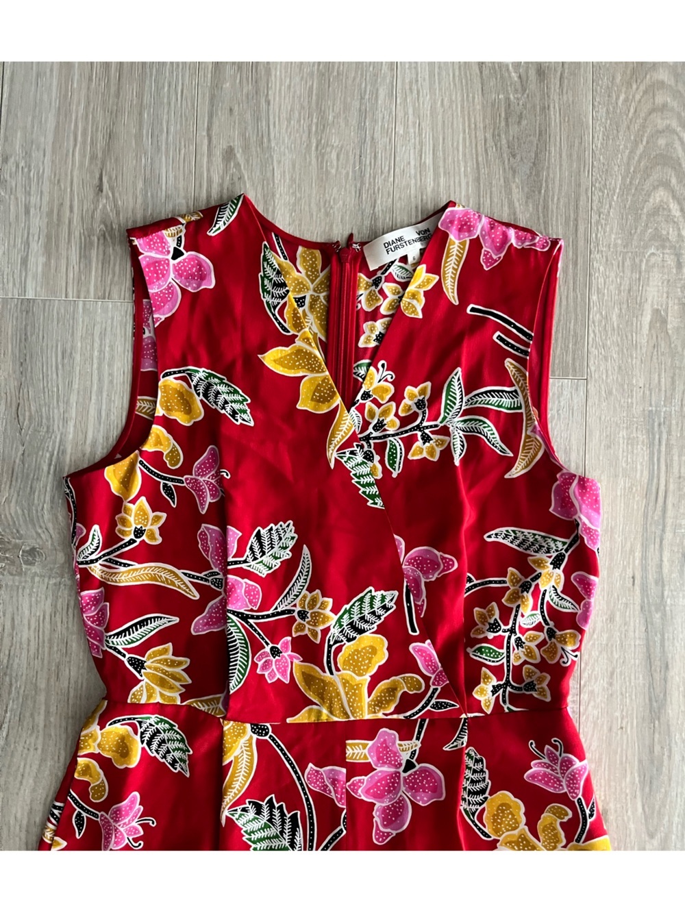 Diane Von Furstenberg Women’s Red Floral Jumpsuit Pink & Yellow Accents Silk 6 - Picture 2 of 6